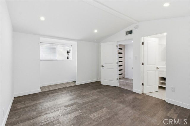 Building Photo - 20547 Kittridge St