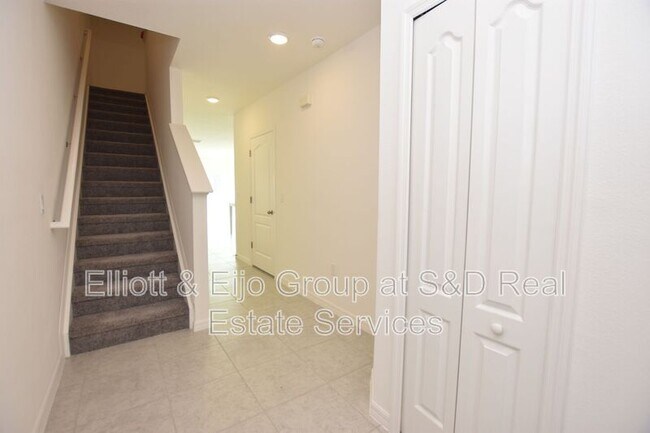 Building Photo - 3901 Academia Ave