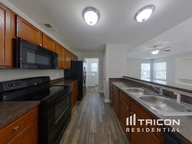 Building Photo - 420 Hedge Grove Ln