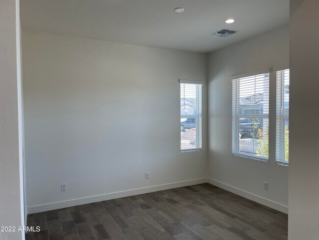 Building Photo - 17250 W Edinburg St