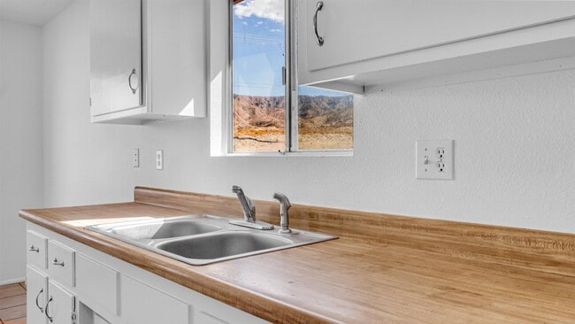 Building Photo - 67285 Pierson Blvd