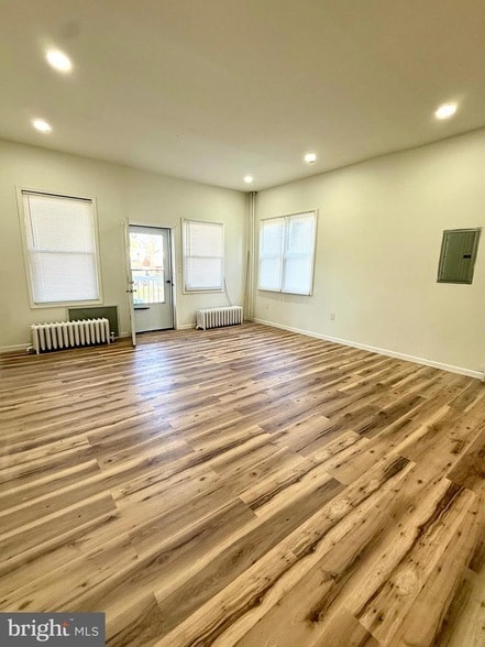 Building Photo - 1906 49th St