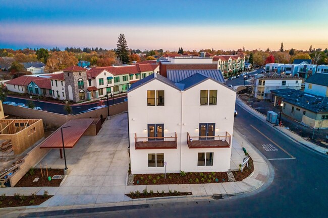 Building Photo - Sutter Parkway