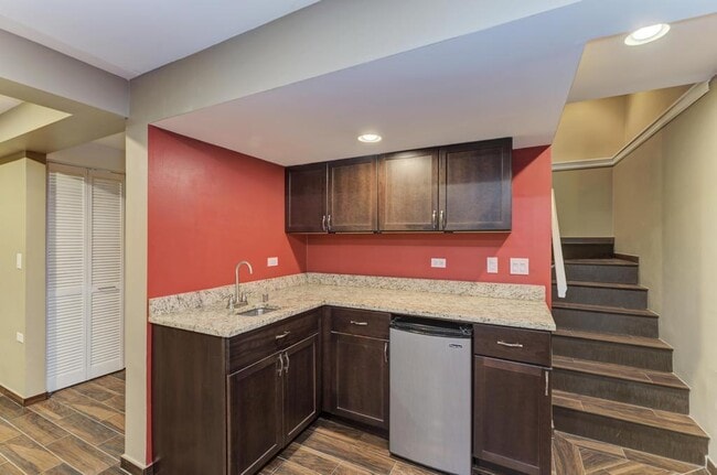 Building Photo - 2222 Seaver Ln