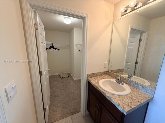 Building Photo - 513 Ella Jean Pl