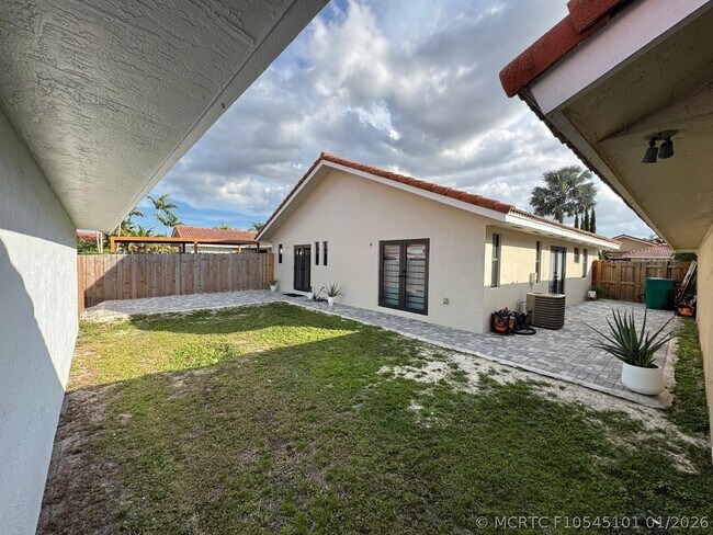 Building Photo - 8455 NW 190th Terrace