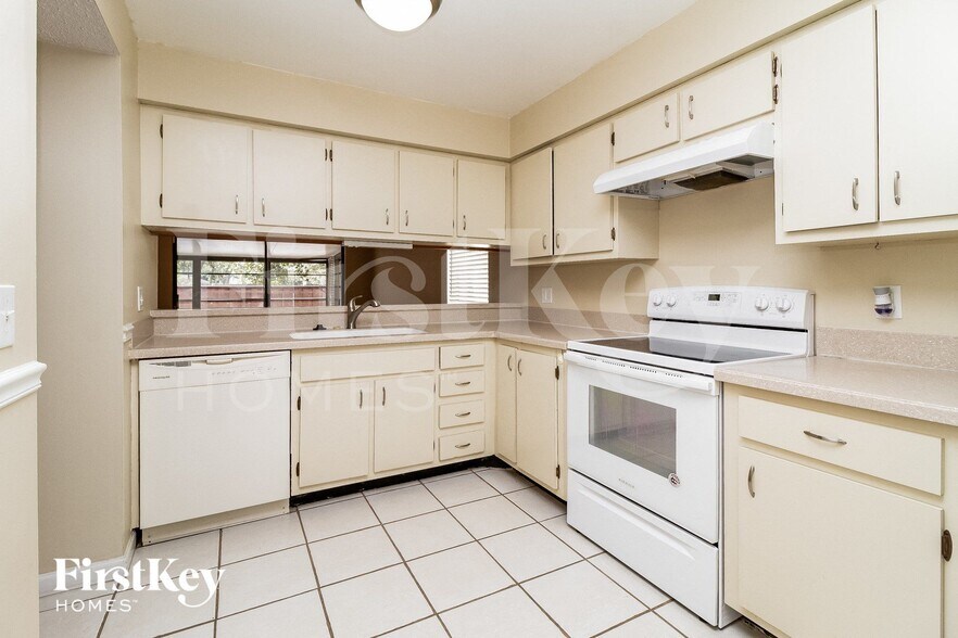 Building Photo - 916 Cypresswood Ct