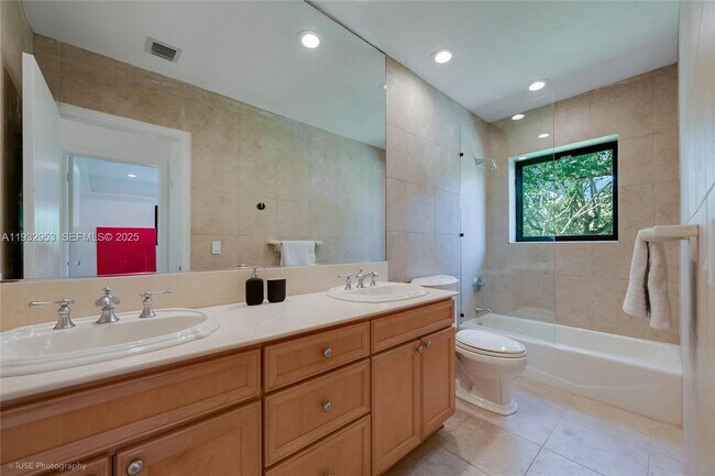 Building Photo - 10700 Old Cutler Rd