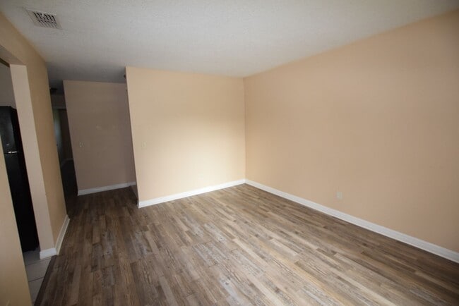 Building Photo - 2401 Barley Club Ct