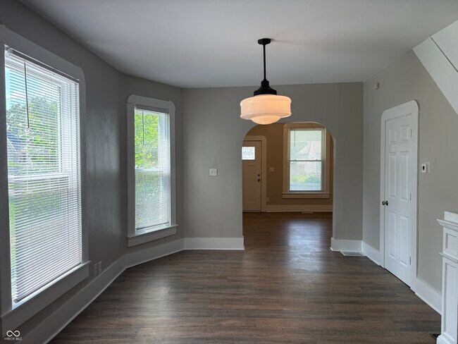 Building Photo - 1125 Churchman Ave