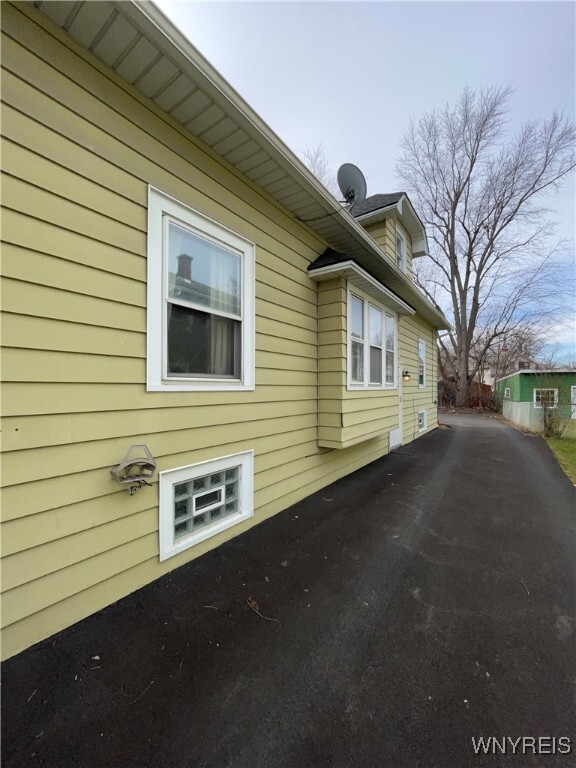 Building Photo - 296 Delaware St