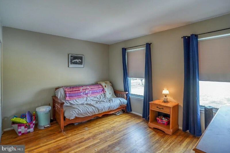 Building Photo - 102 Hopkins Ct