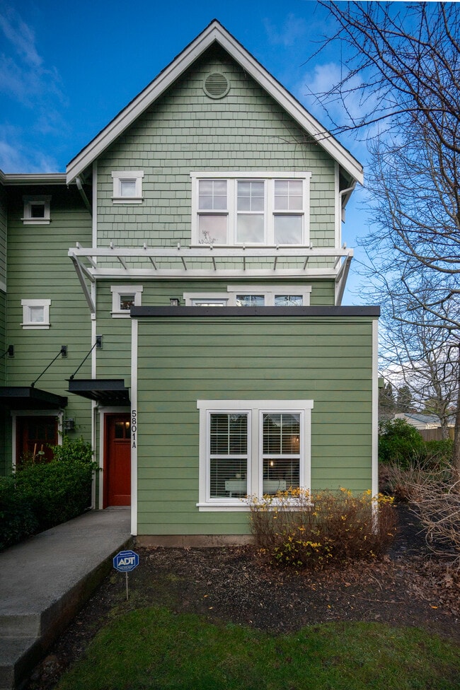 Building Photo - 5801 55th Ave NE