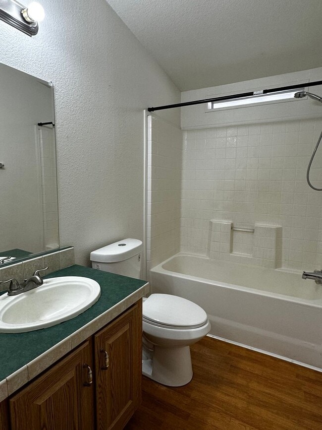 Building Photo - Coolidge 3 Bedroom 2 Bathroom Home Under $1,500!