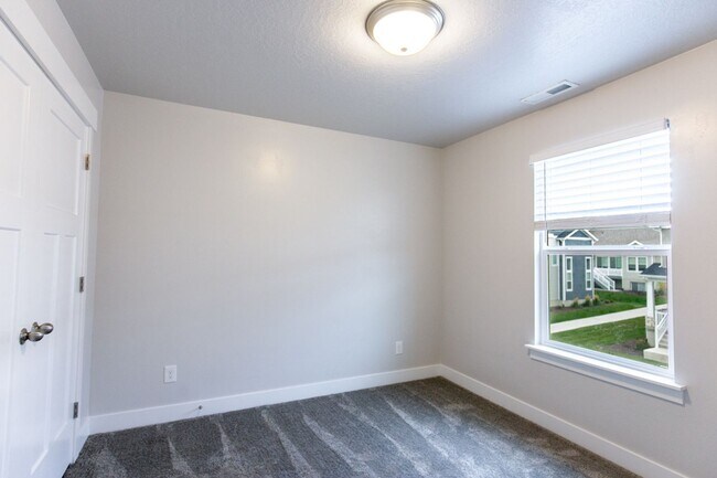 Building Photo - 3856 W 1650 N