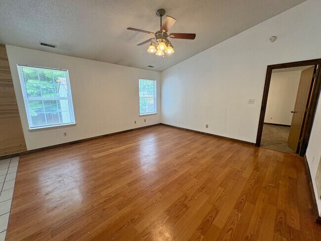 Building Photo - 1443 Blue Brook Way