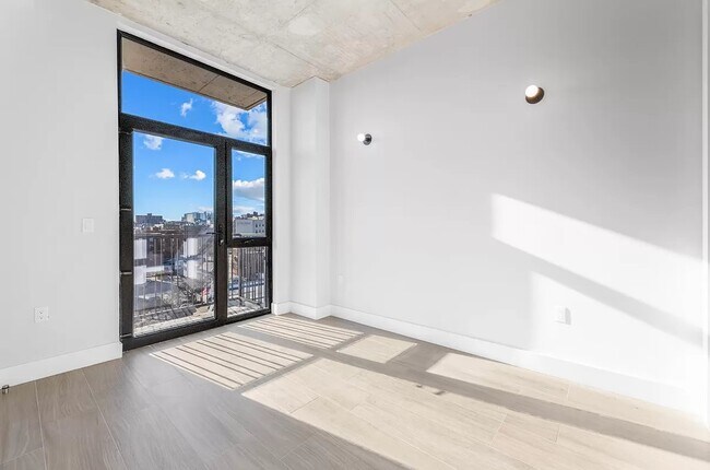 Building Photo - 101 Macombs Place