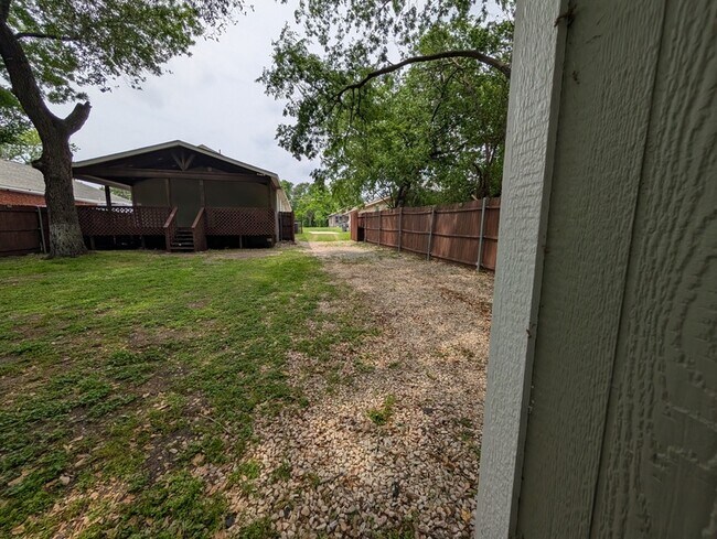 Building Photo - 3914 Sonora Ave