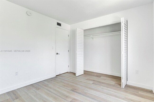 Building Photo - 620 SW 10th St