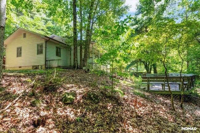 Building Photo - Peace & Beautiful 3BR House Near Rabun Gap...