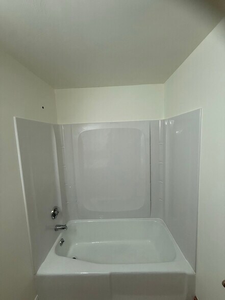 Building Photo - 73 Shawn Dr