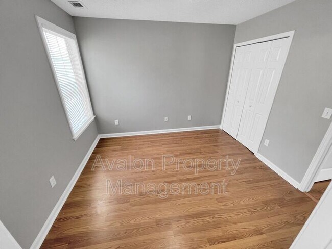 Building Photo - 1926 Leacroft Ct