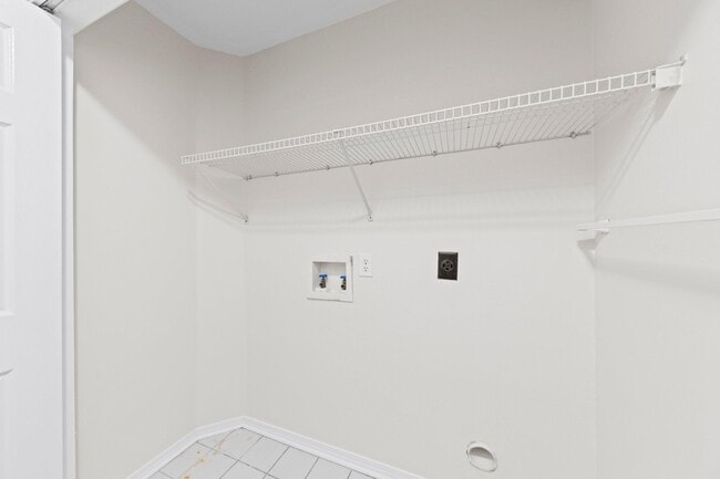 Building Photo - 4558 Barrington Ln