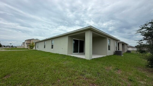 Building Photo - 4904 Mainsail St