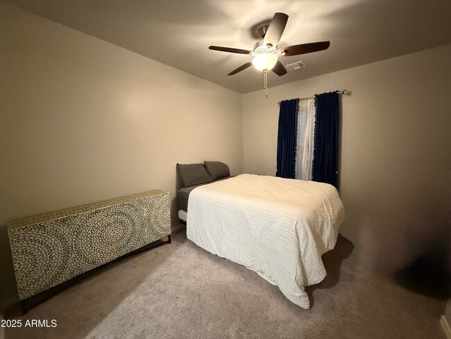 Building Photo - 6014 E Helios Dr