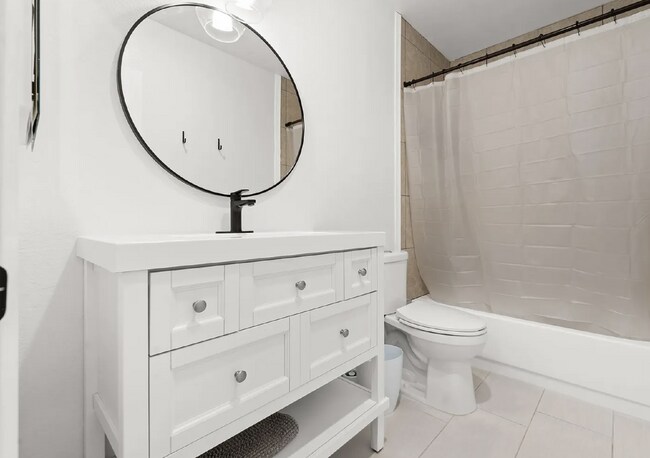 Building Photo - $3,750 - 3 Bed / 2.5 Bath Townhome in San Diego Near SDSU
