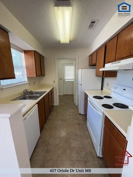 Building Photo - 457 Oriole Dr