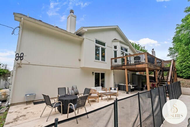 Building Photo - 1709 NW 33rd Pl