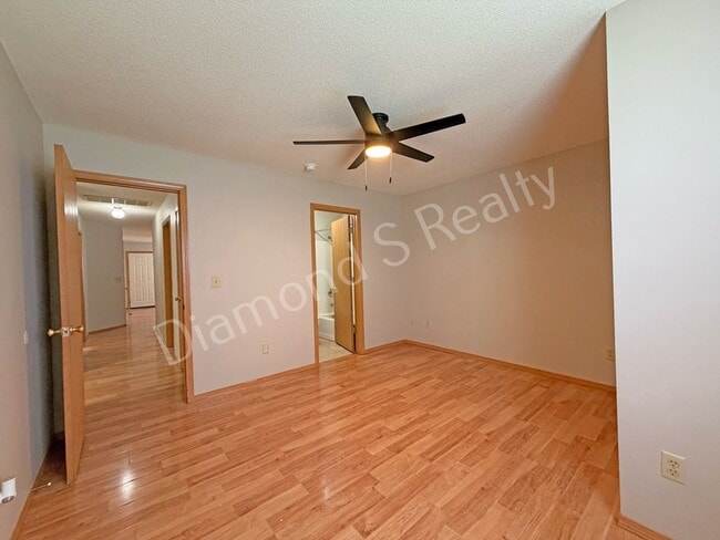 Building Photo - 1442 W Rainey St