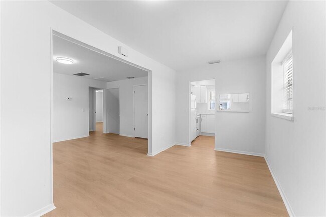 Building Photo - 125 8th Ave NE