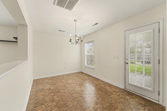 Building Photo - 272 Clayburne Dr