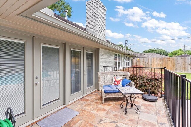 Building Photo - 5747 Rutherglenn Dr
