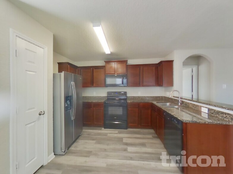 Building Photo - 6803 Luckey Tree