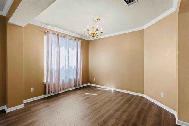 Building Photo - 3112 Burks Ln
