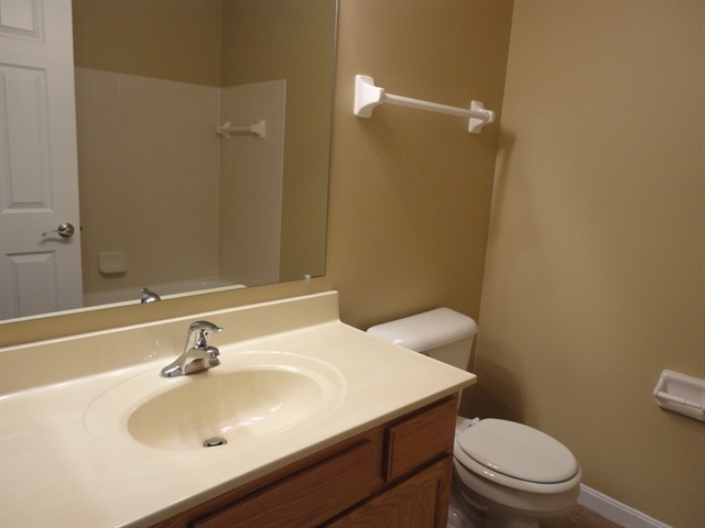 Building Photo - 596 Jodee Dr