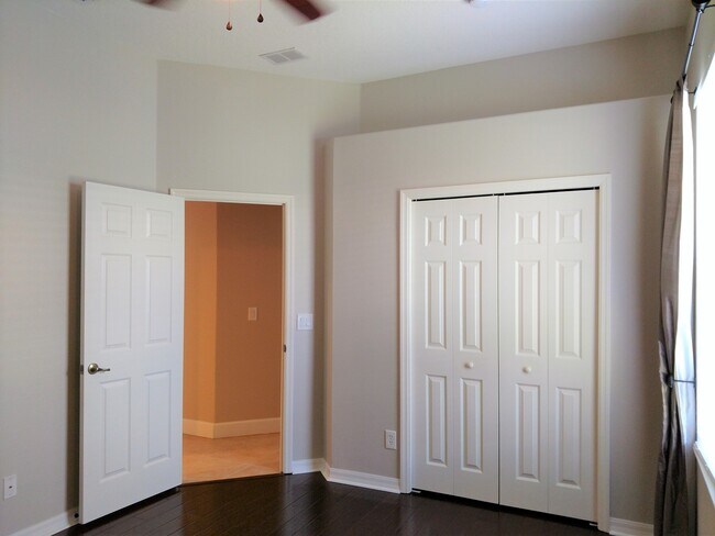 Building Photo - Annual Rental: Luxurious 4 Bedroom 3 bath POOL home in Woodlands of Rivendell! Just Blocks form P...