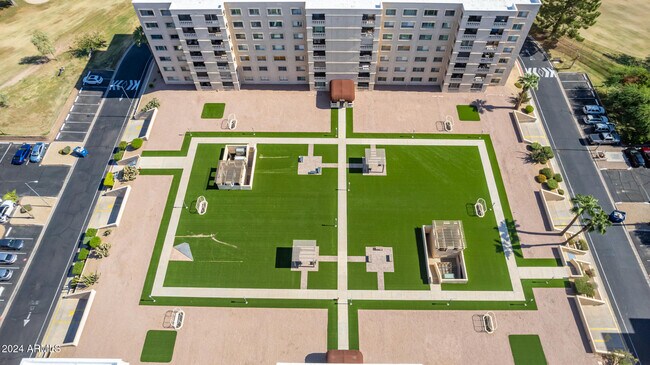 Building Photo - 7930 E Camelback Rd