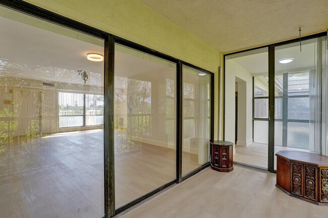 Building Photo - 1040 Homewood Blvd