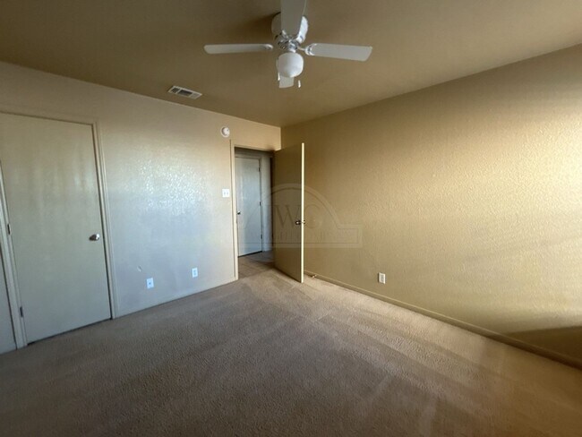 Building Photo - 1303 Chips Dr