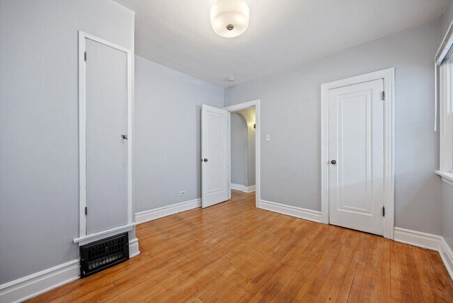 Building Photo - Historic Charm & Modern Comfort in Prime Platt Park Location
