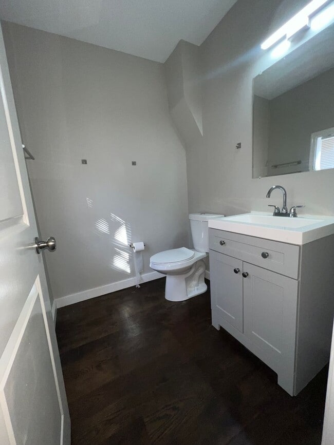 Building Photo - Beautiful 3 Bedroom Home