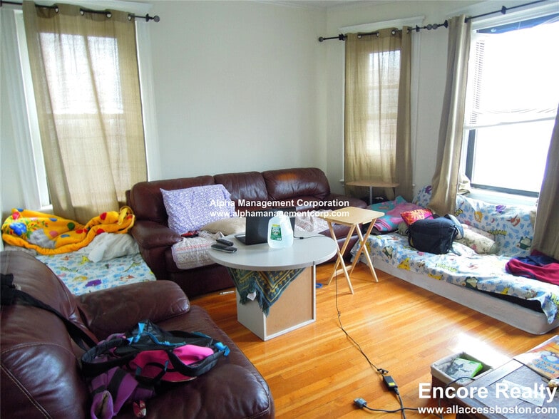 Building Photo - 17-19 Washington St. Unit 311