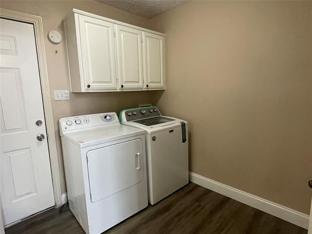 Building Photo - 2111 Meadowview Dr