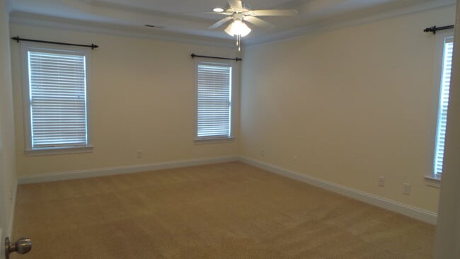 Building Photo - ~~~ Savannah Glen Townhome ~~~