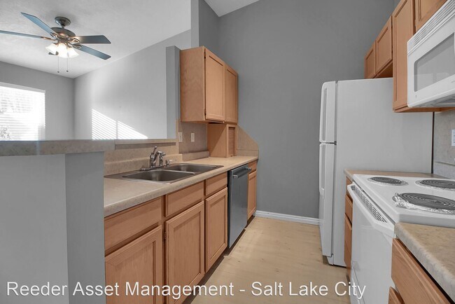 Building Photo - 6002 Liberty Oaks Cove