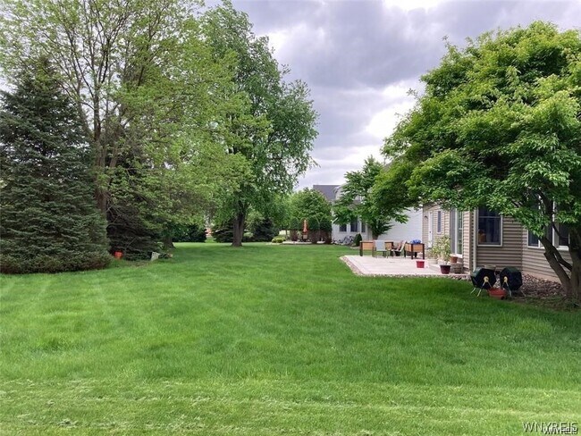 Building Photo - 5558 Martha's Vineyard